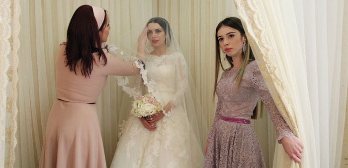 Невеста в Чечне проводит свадьбу в углу